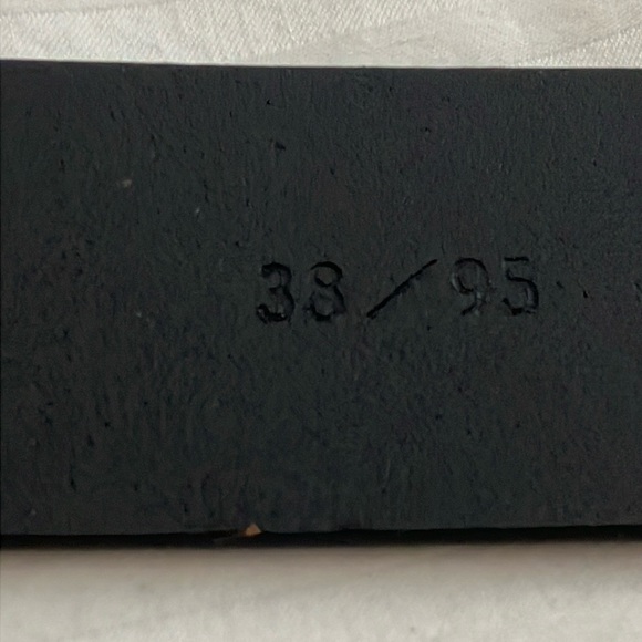 Kenneth Cole Black Leather Belt with Silver Buckle - Picture 4 of 14